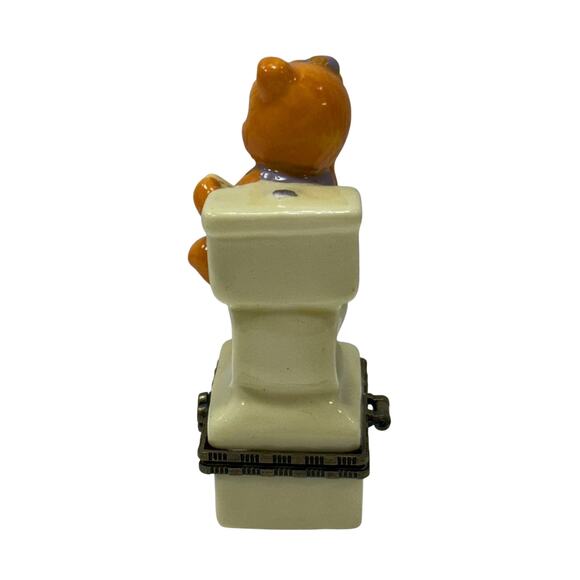 "Bertie Bear on the Loo" Hinged Trinket Box. - Picture 2 of 6